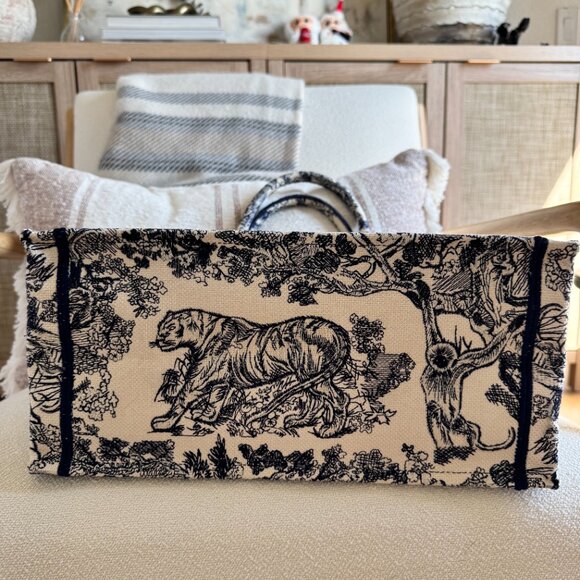 Medium Dior Toile De Jouy Book Tote - Picture 7 of 15
